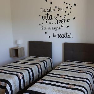 Camera con letto king size